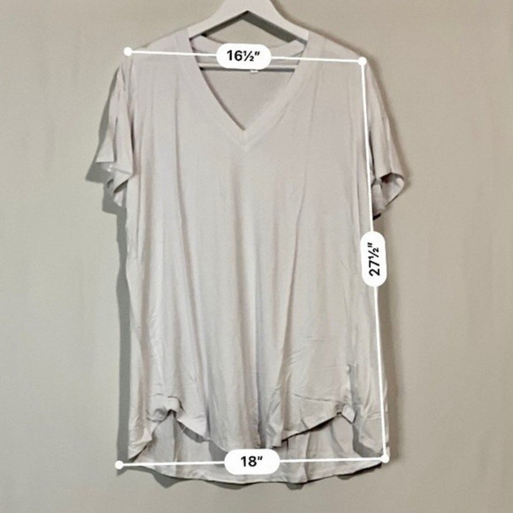 Amaryllis Women’s Short Sleeve V Neck Tee Shirt White NWOT - Picture 7 of 8
